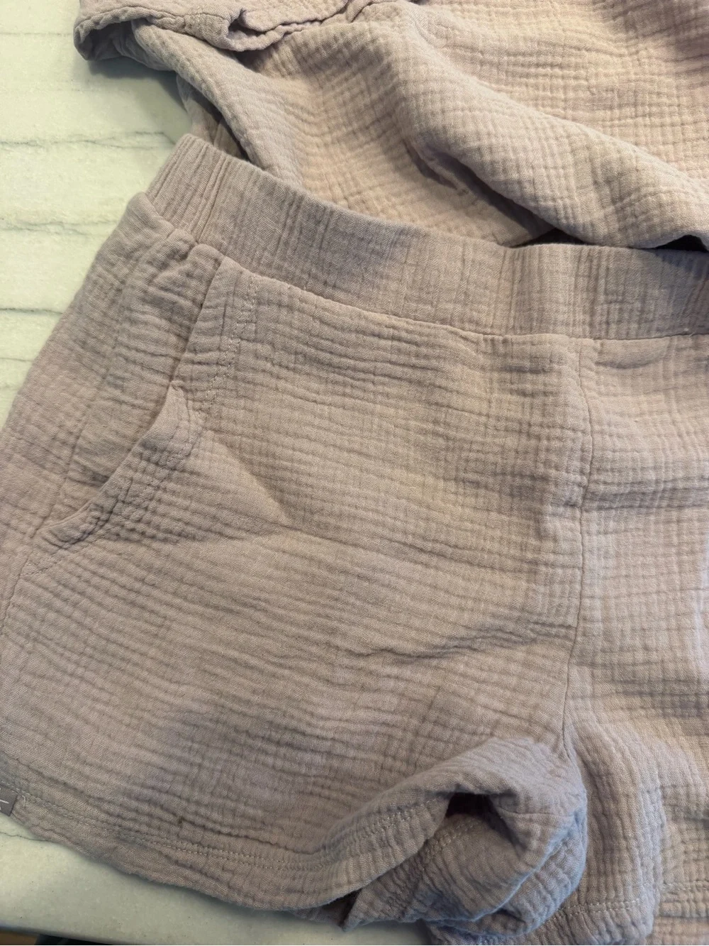 Barefoot Dreams Mauve 100% Cotton Crinkle Tee & Short Set-NWT - Picture 9 of 14